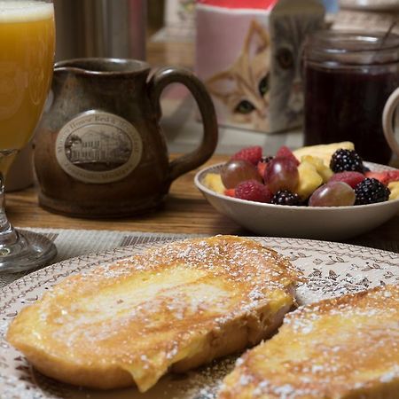 Munro House Bed And Breakfast Jonesville Экстерьер фото