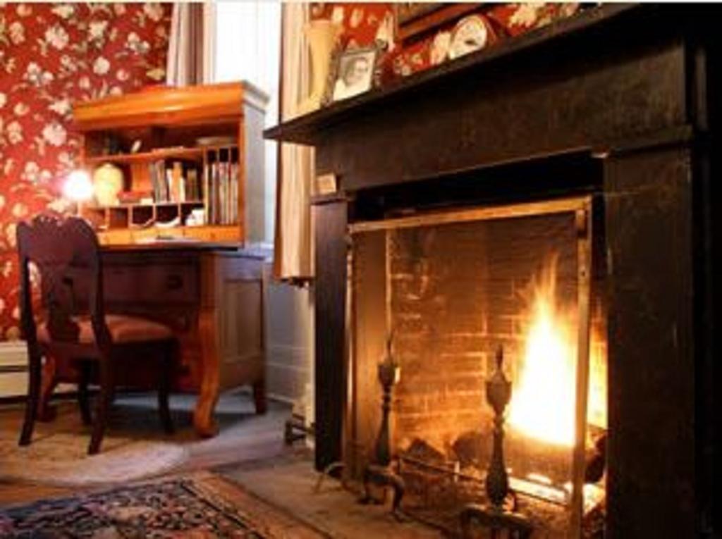 Munro House Bed And Breakfast Jonesville Номер фото