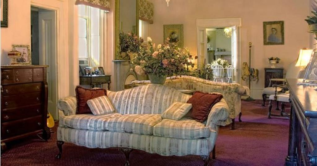 Munro House Bed And Breakfast Jonesville Экстерьер фото