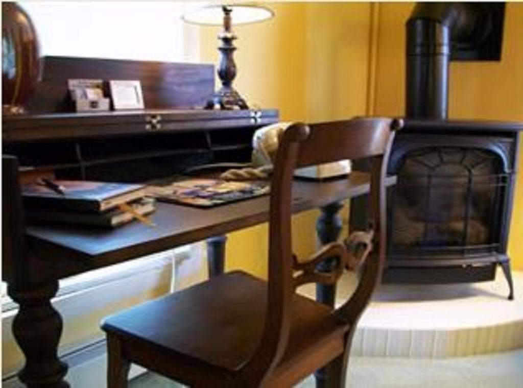 Munro House Bed And Breakfast Jonesville Номер фото