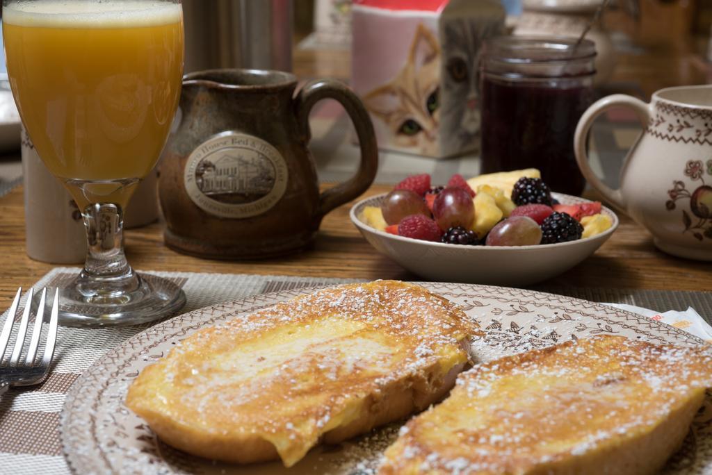 Munro House Bed And Breakfast Jonesville Экстерьер фото