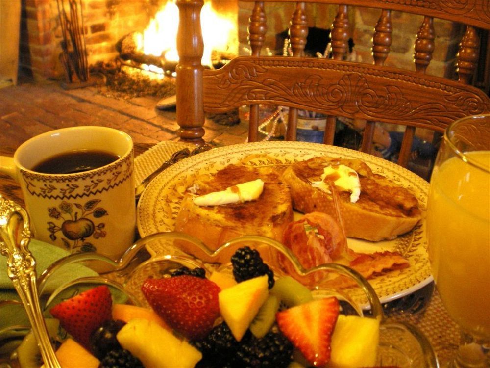 Munro House Bed And Breakfast Jonesville Экстерьер фото